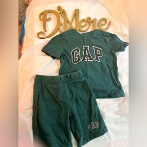 GAP Dark Green short set